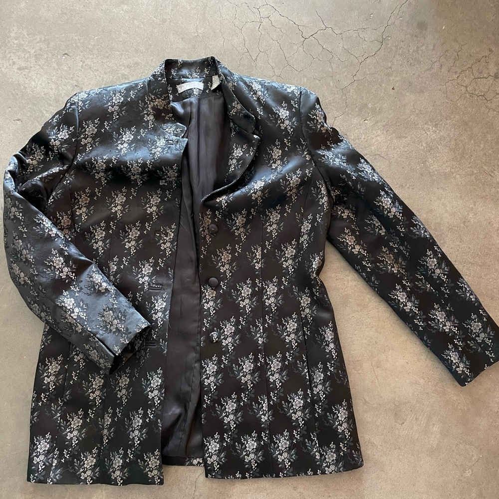Black floral print blazer/jacket with grandfather collar.
